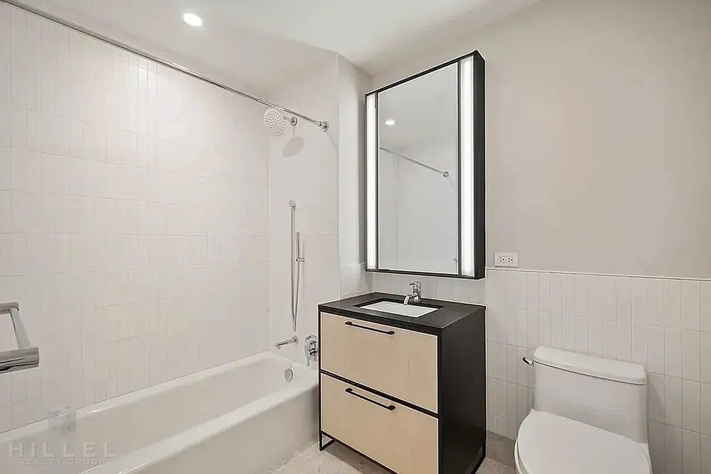 88th Avenue - Photo 5