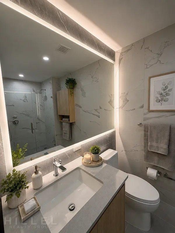 1st Avenue - Photo 1