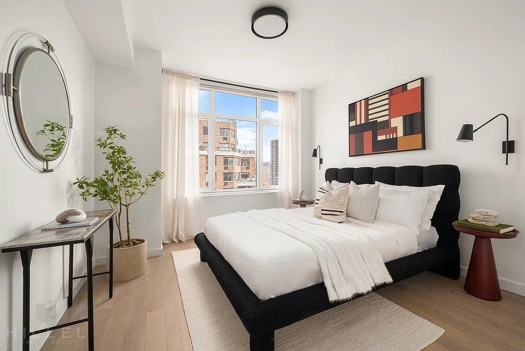 East 36th Street - Photo 5