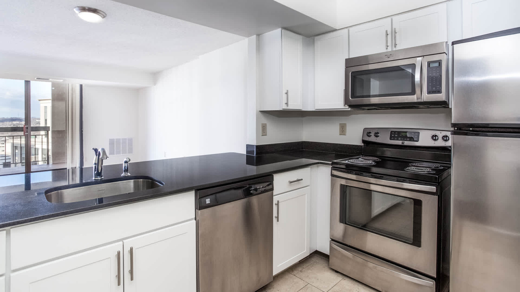 2250 Clarendon Blvd. - Photo 6