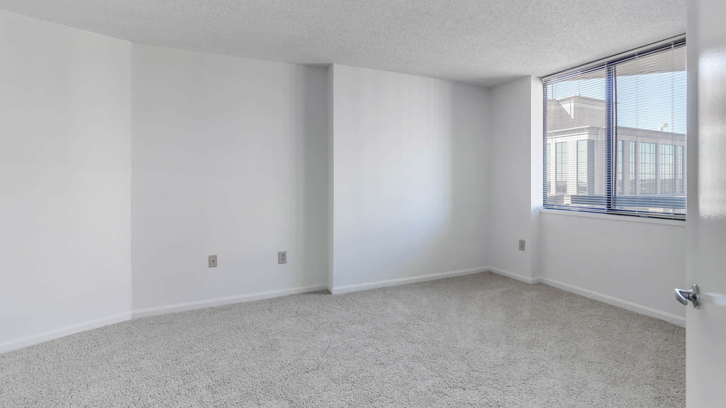 2250 Clarendon Blvd. - Photo 21