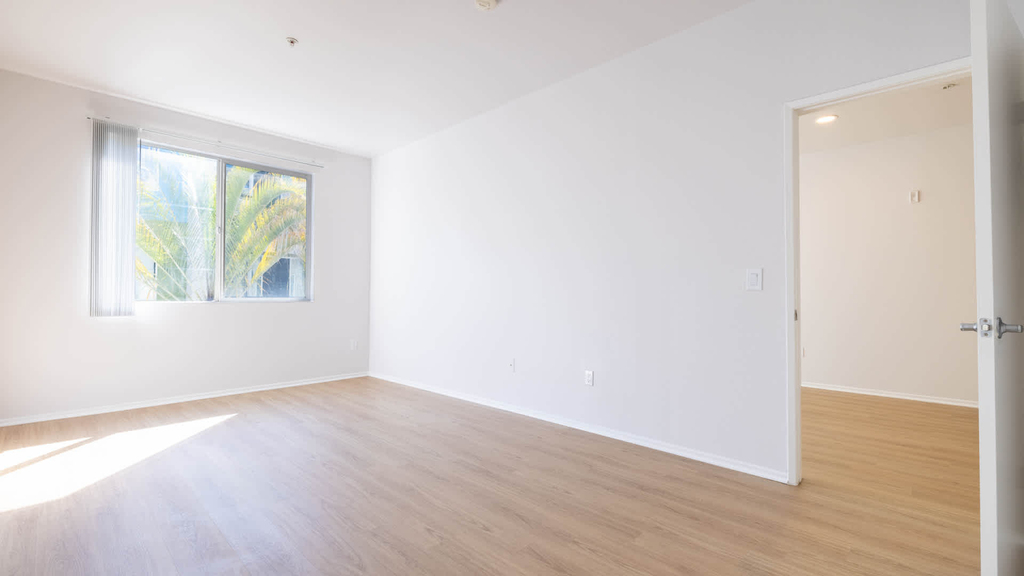 5536 Lindley Avenue - Photo 19