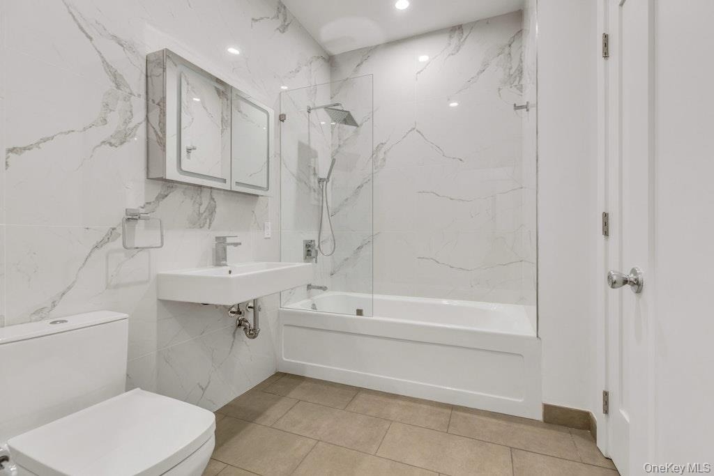 1431 Old Northern Boulevard - Photo 5
