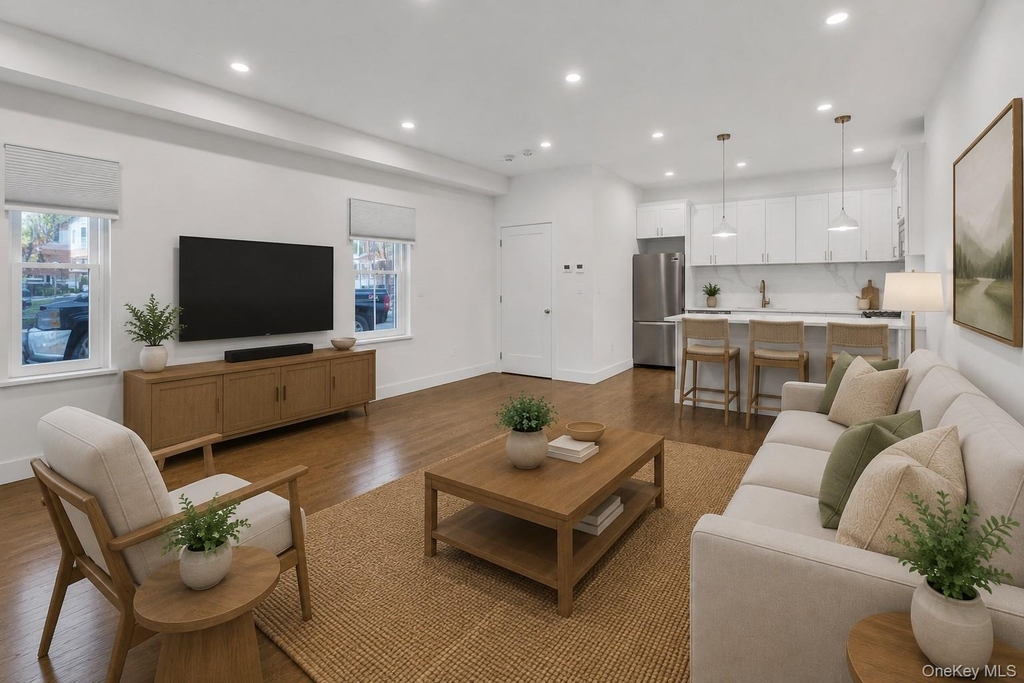 1431 Old Northern Boulevard - Photo 18