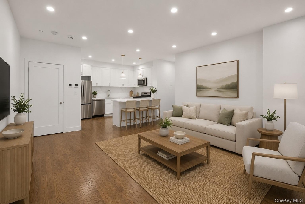 1431 Old Northern Boulevard - Photo 17