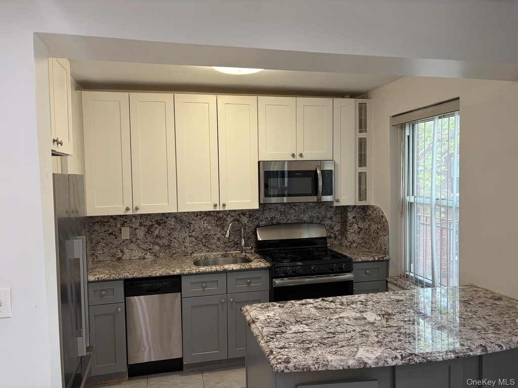 141-39 79th Avenue - Photo 5