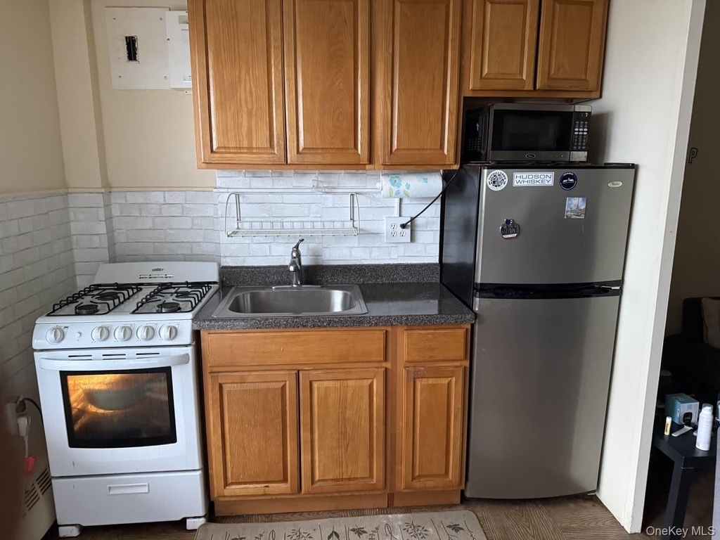 98-20 62nd Drive - Photo 2
