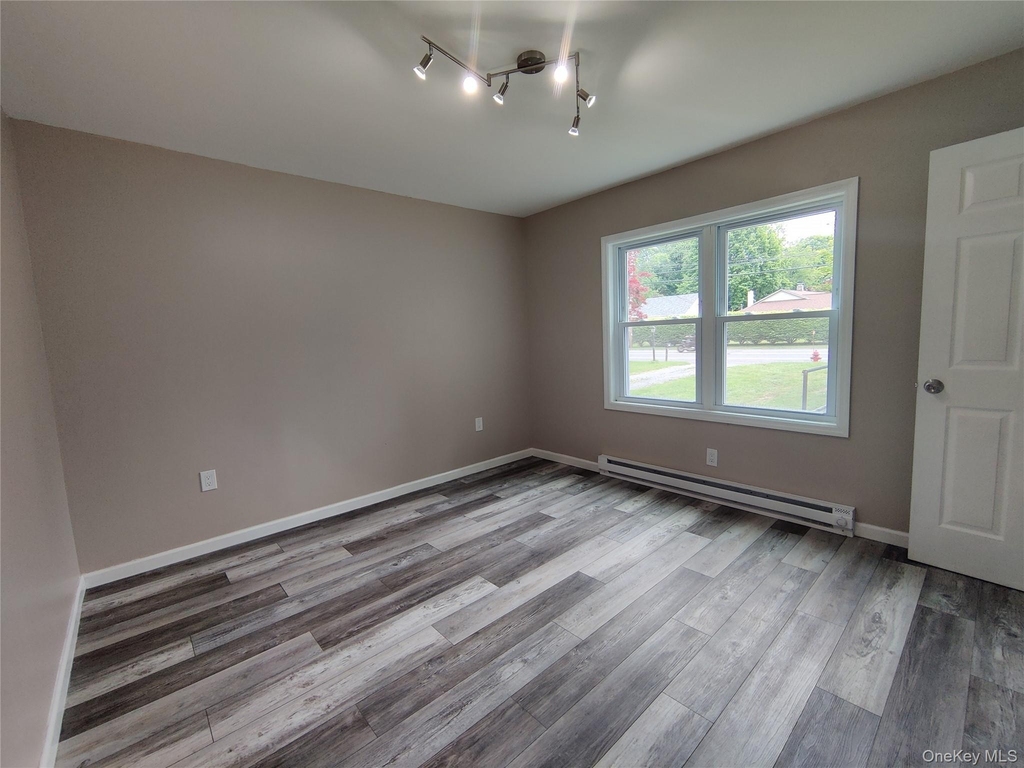 917-921 Violet Avenue - Photo 16