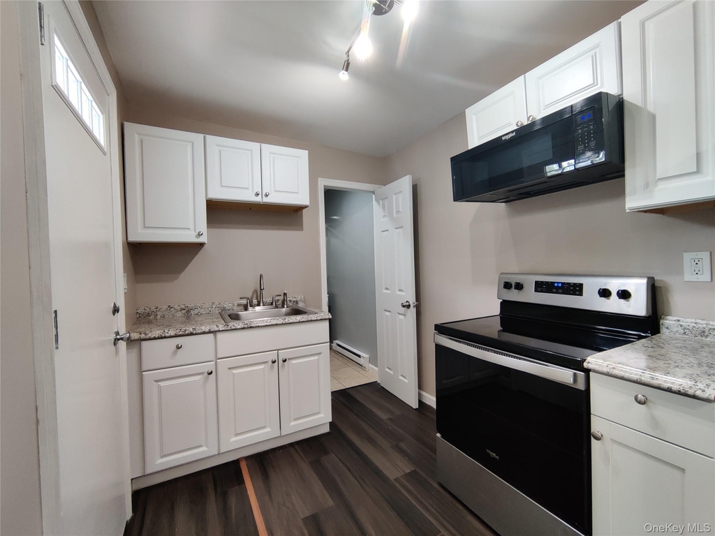 917-921 Violet Avenue - Photo 3