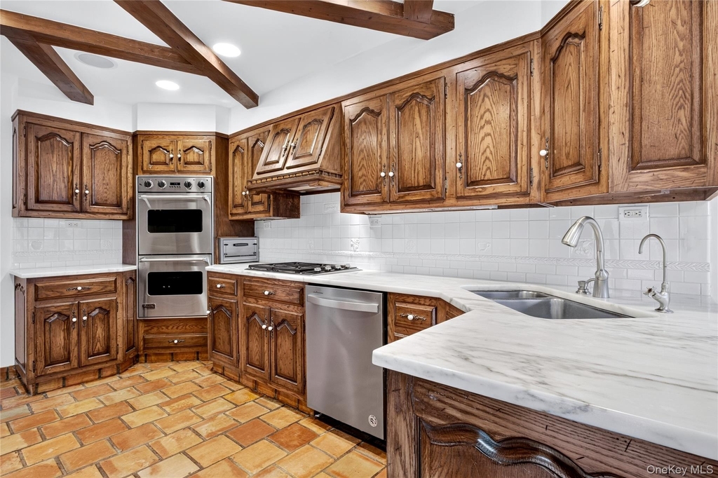 20 Earle Place - Photo 10