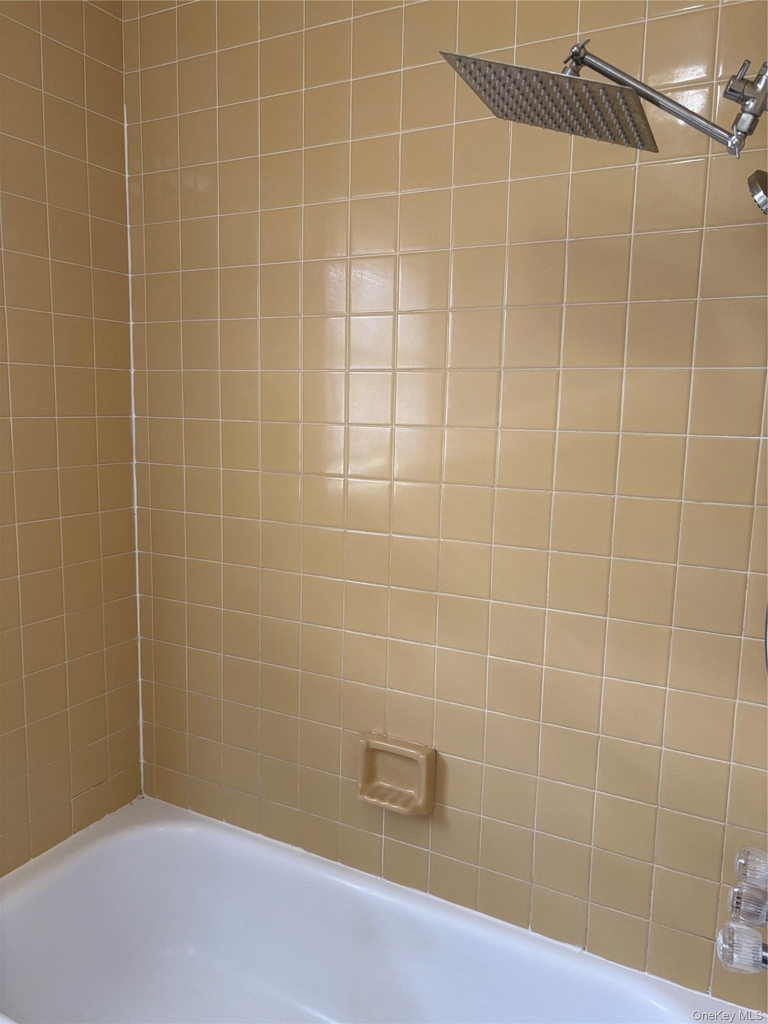 193 Central Highway - Photo 5