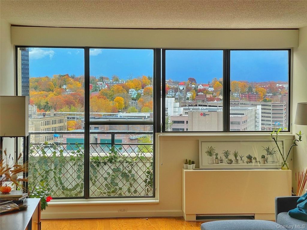 10 Cottage Place - Photo 2