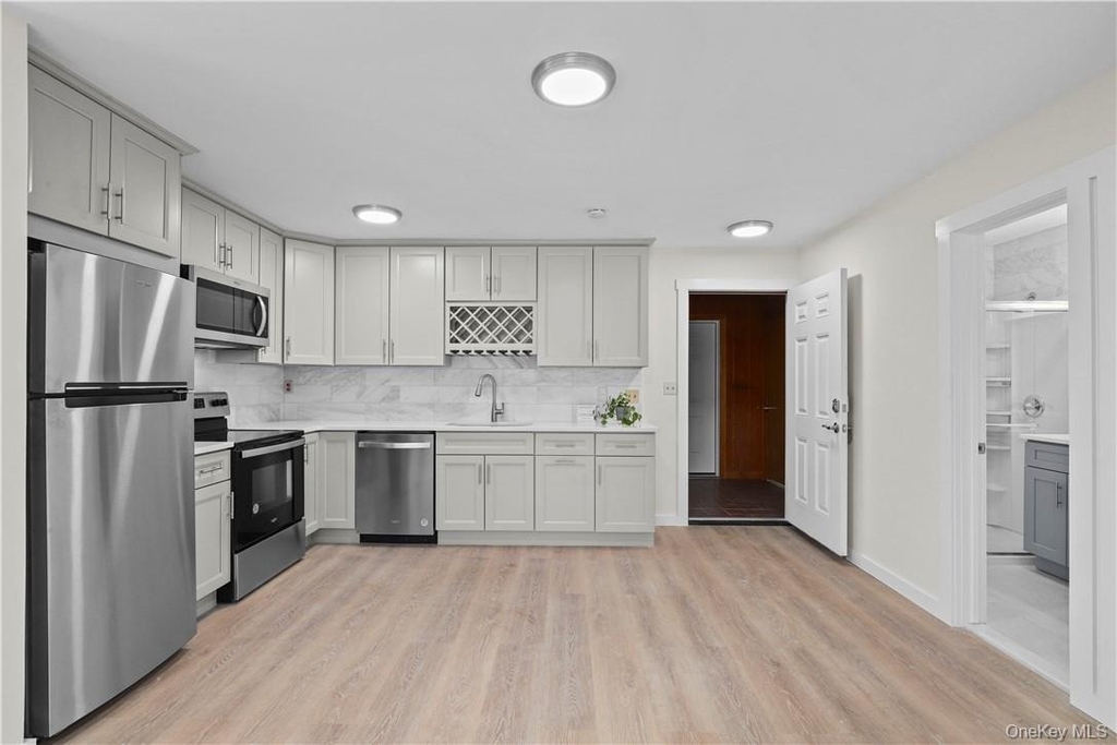 174 East Lake Boulevard - Photo 3