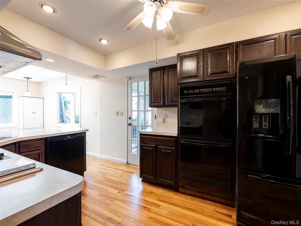 91 Pickwick Road - Photo 14