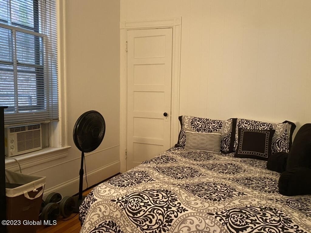 588 Madison Avenue - Photo 10