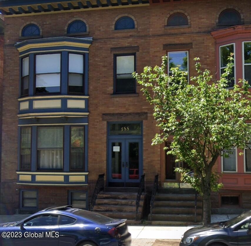 588 Madison Avenue - Photo 0