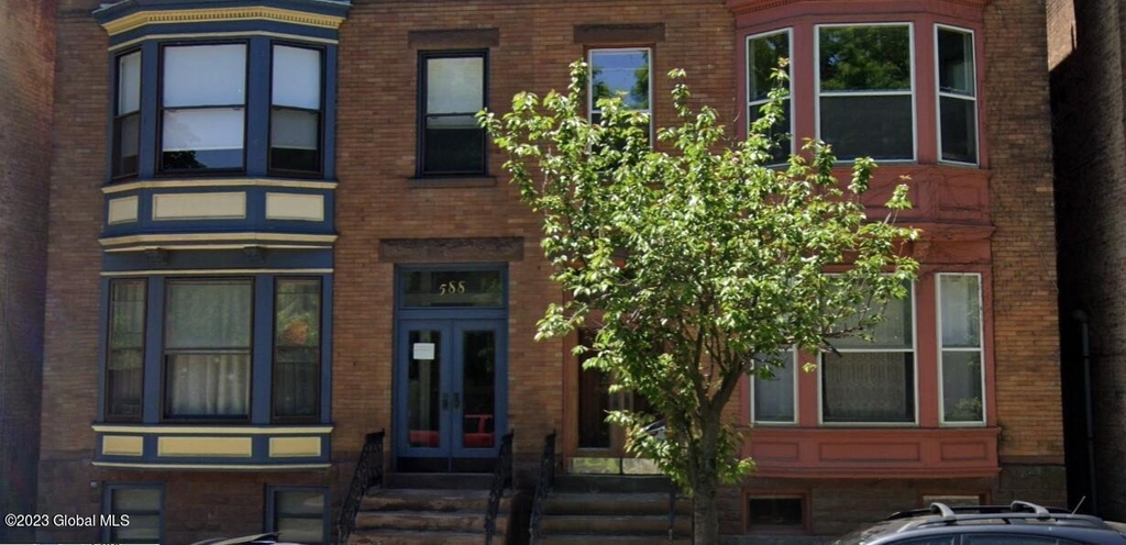588 Madison Avenue - Photo 1