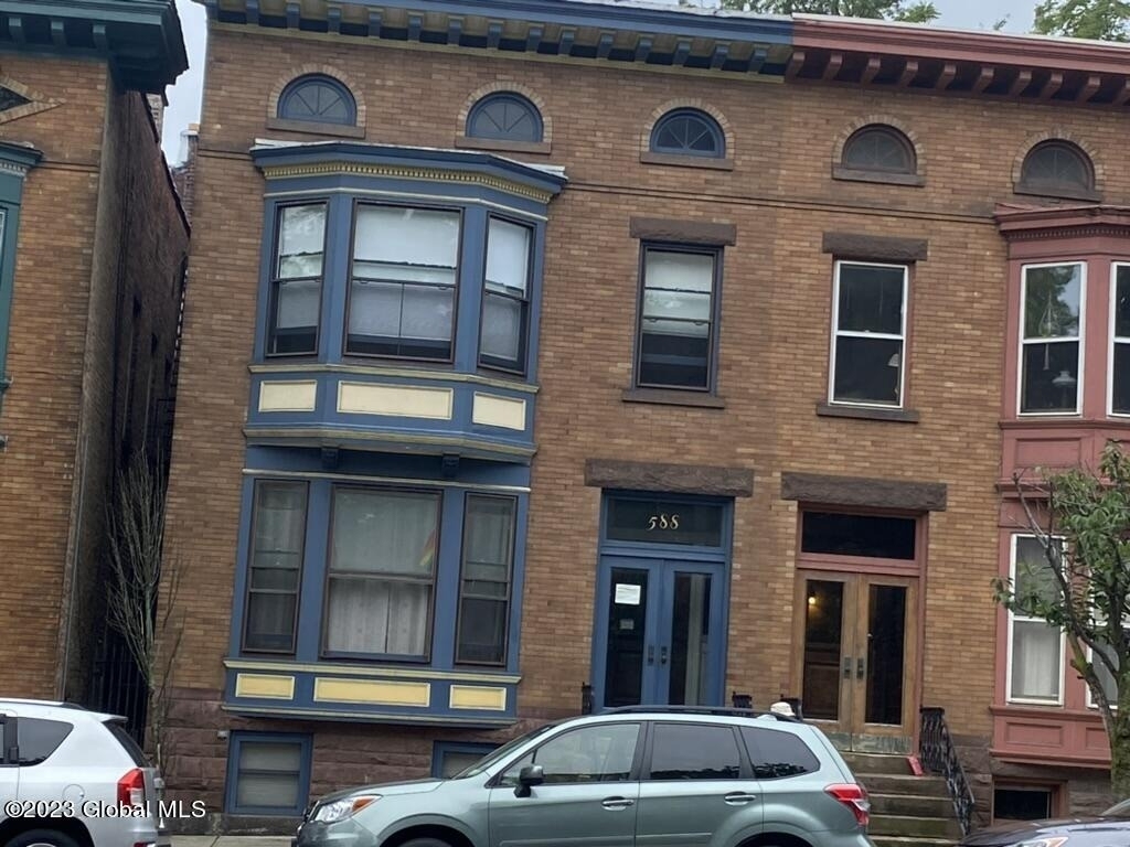 588 Madison Avenue - Photo 14