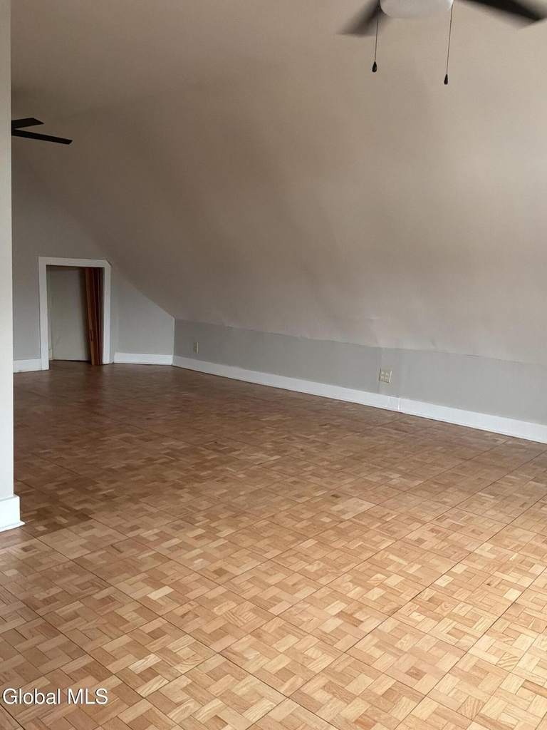 137 Broad Street - Photo 0