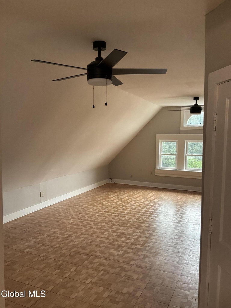137 Broad Street - Photo 1
