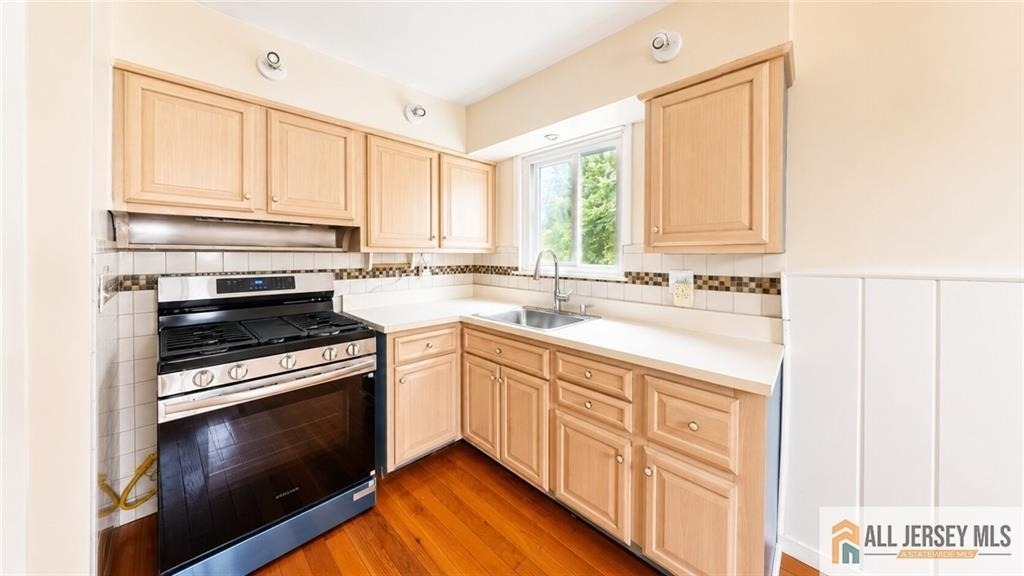 1019 Colby Avenue - Photo 4