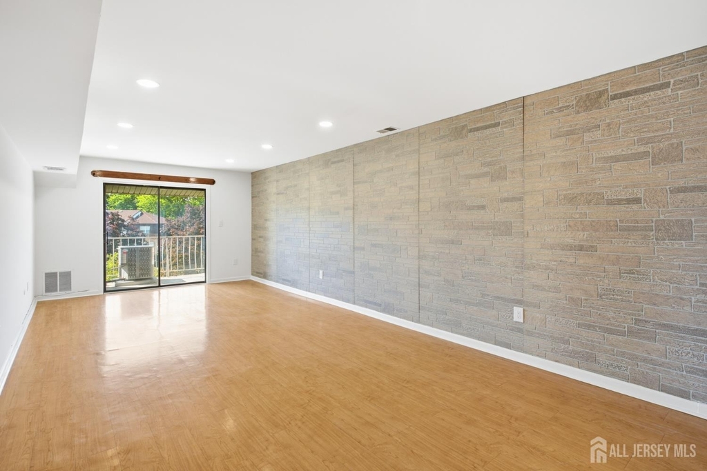 1719 Raspberry Court - Photo 5