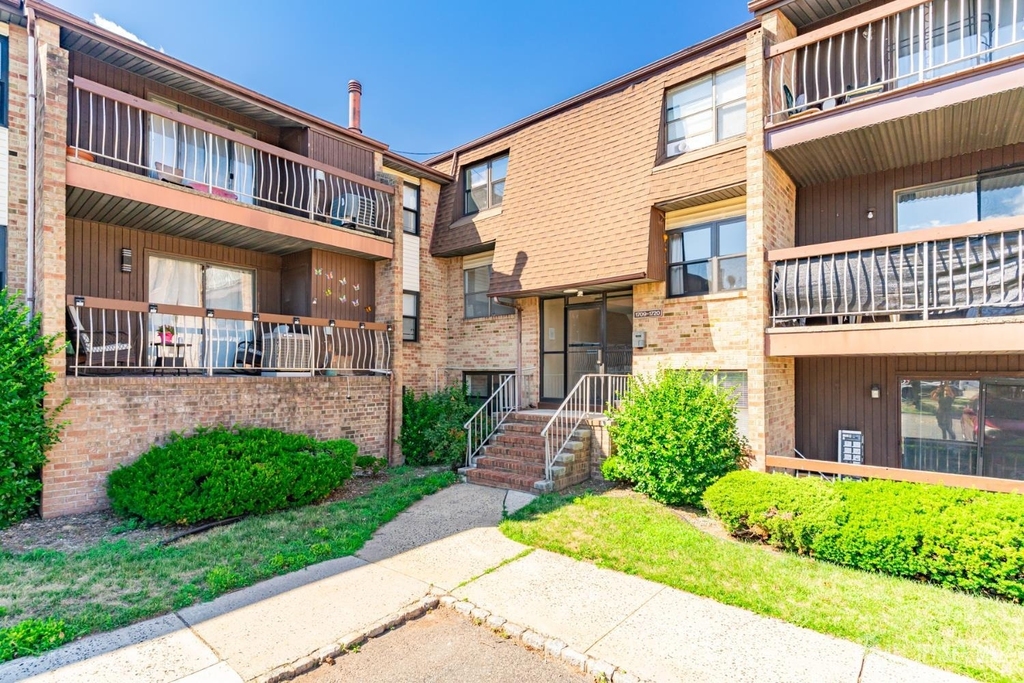 1719 Raspberry Court - Photo 1