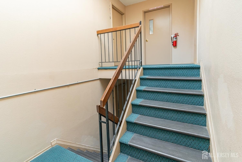 1719 Raspberry Court - Photo 9