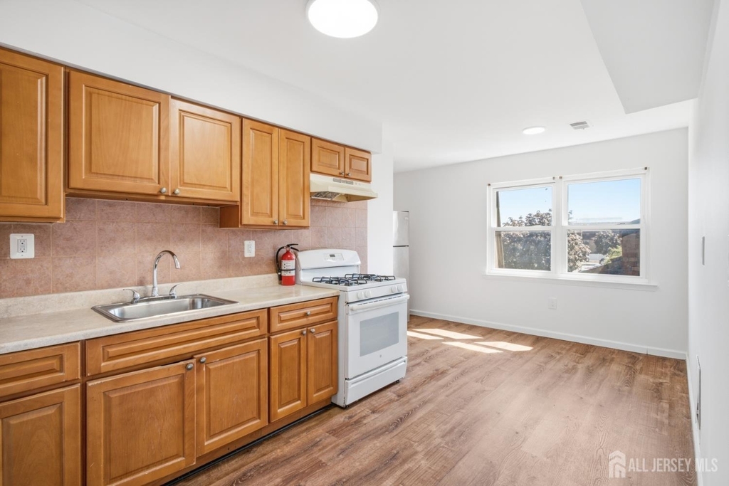 1719 Raspberry Court - Photo 14