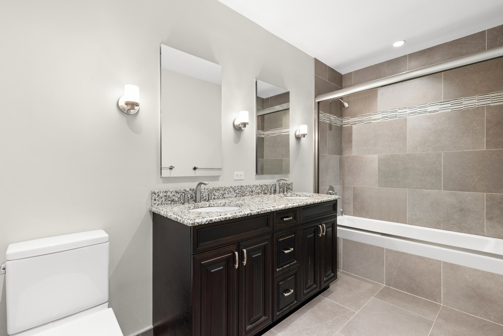 310 W 52nd Street - Photo 4