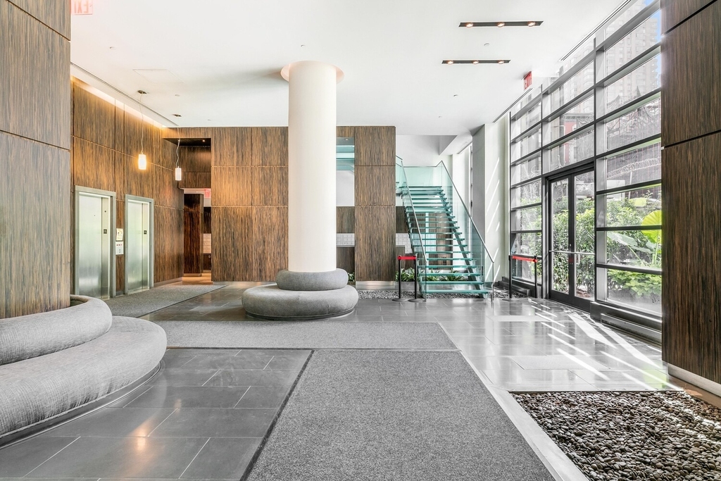 310 W 52nd Street - Photo 11