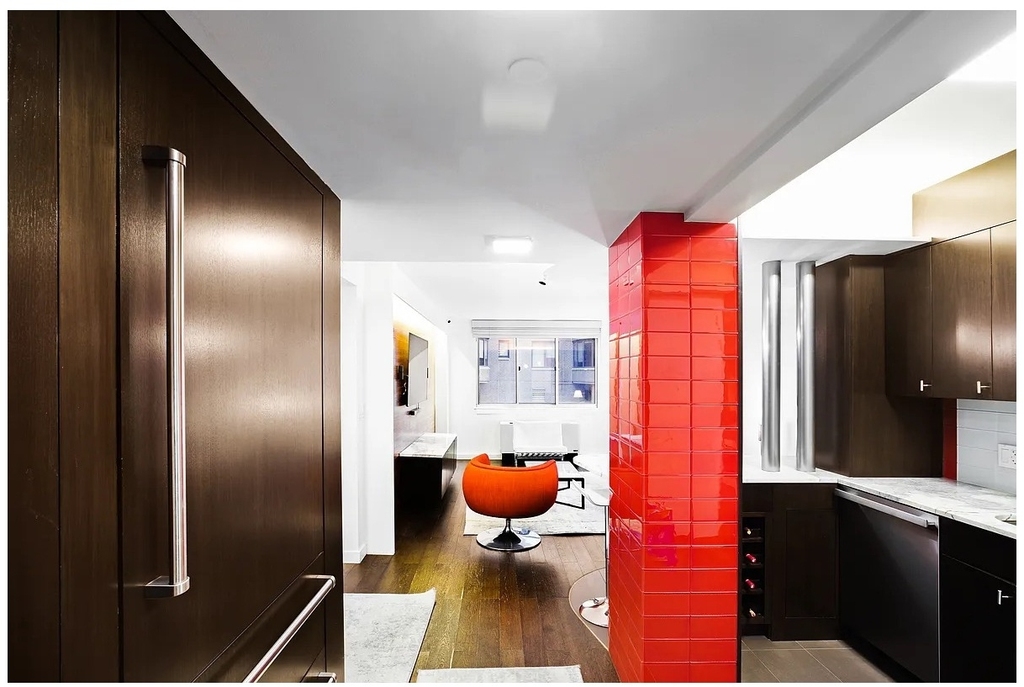 308 E 38th Street - Photo 3
