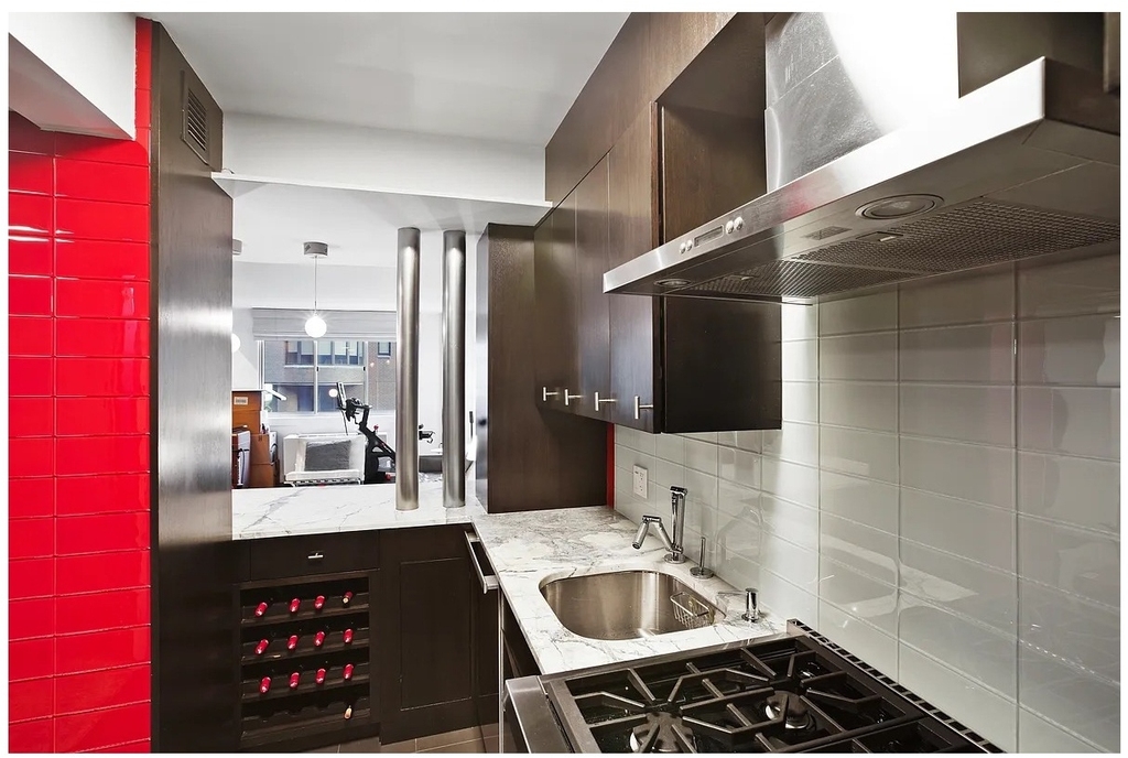308 E 38th Street - Photo 2