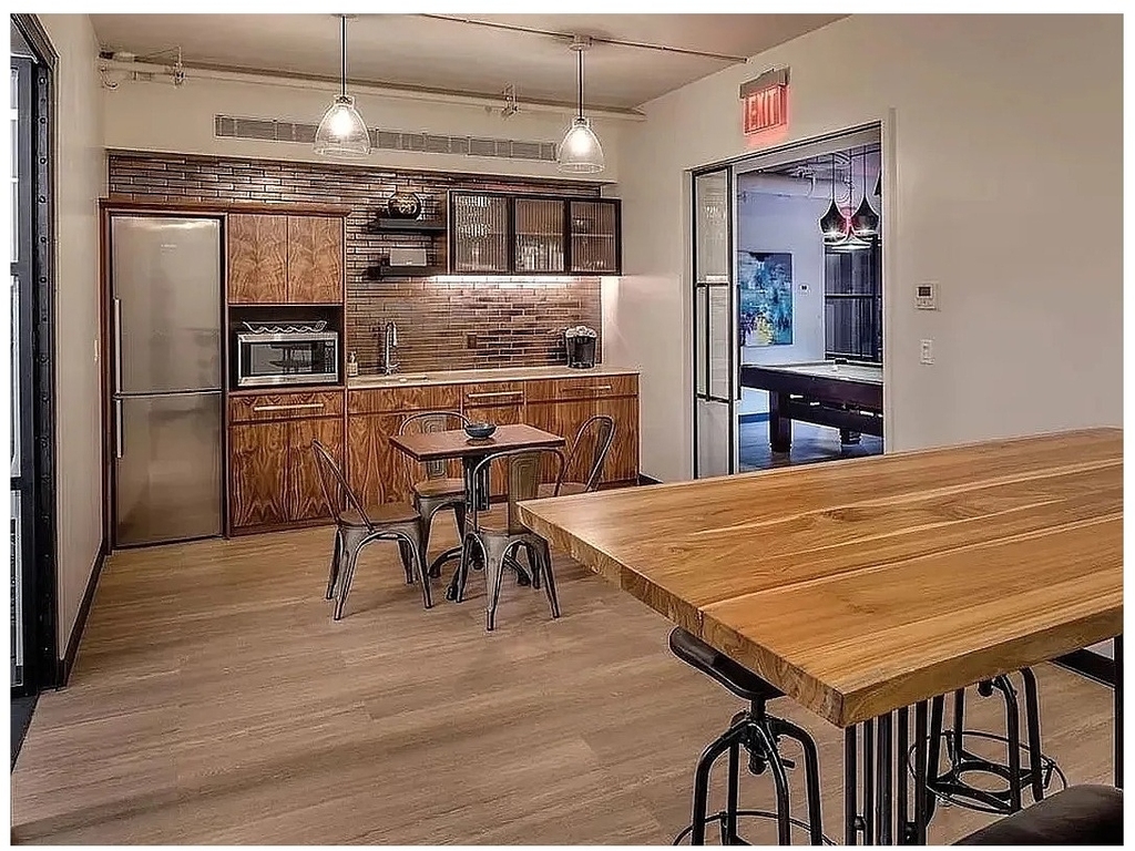 308 E 38th Street - Photo 7
