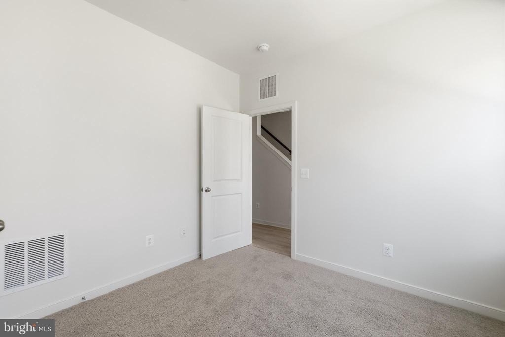 18002 Alicia Avenue - Photo 5