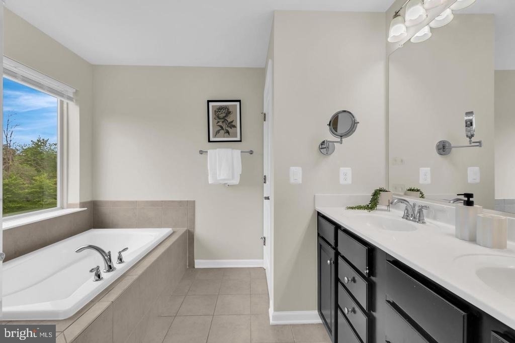 25284 Arrowroot Terrace - Photo 10