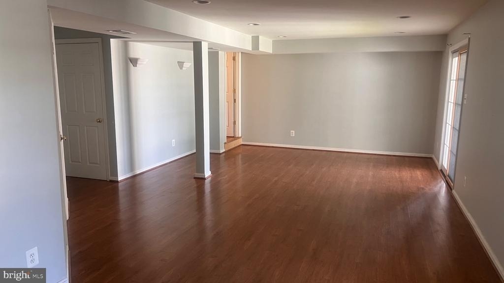 20409 Plainfield Street - Photo 12