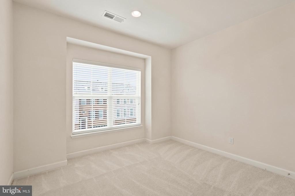 42615 Beckett Terrace - Photo 32