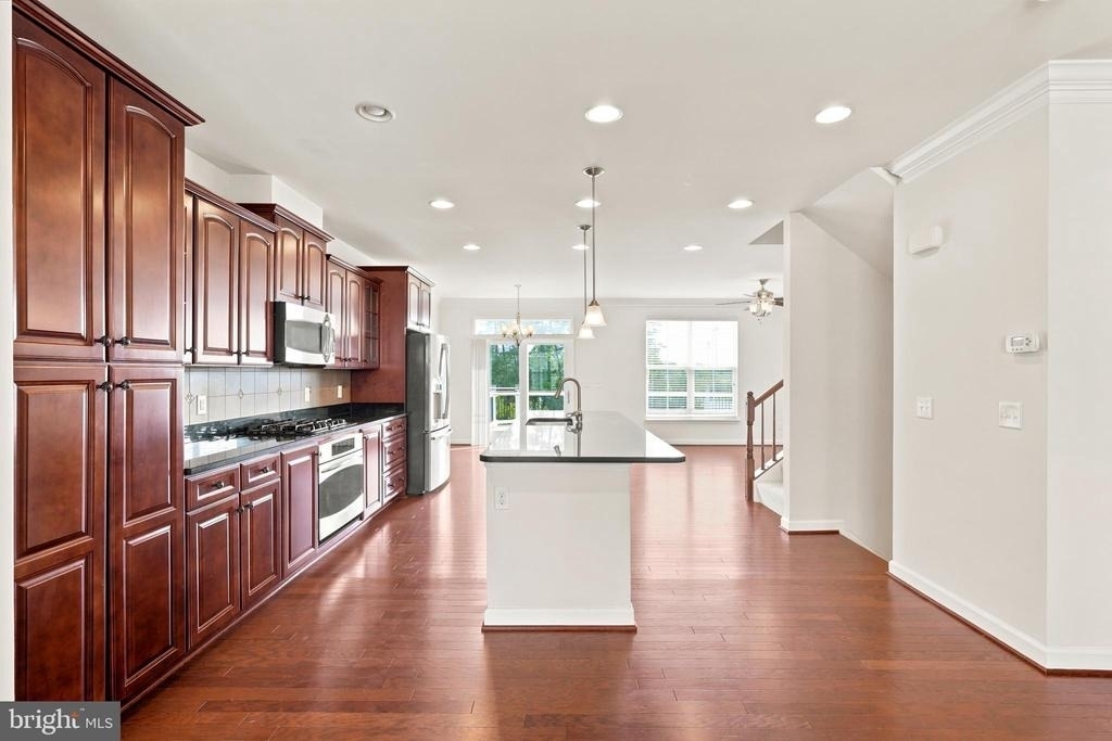 42615 Beckett Terrace - Photo 9