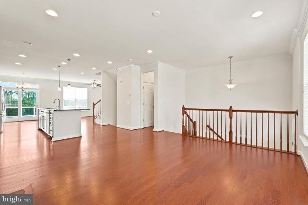 42615 Beckett Terrace - Photo 7