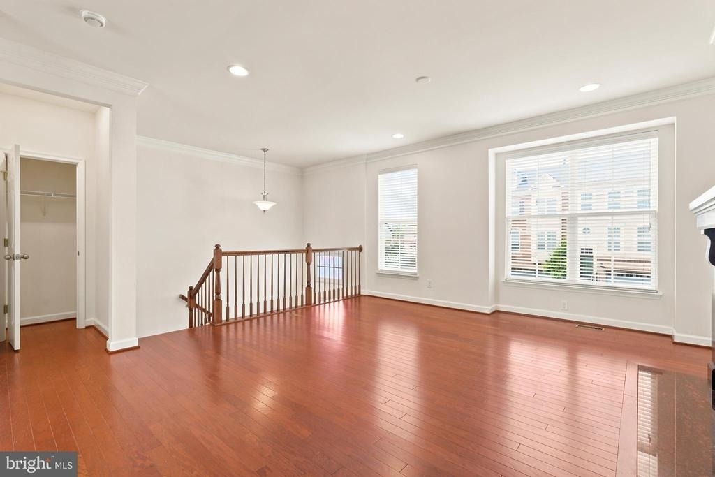 42615 Beckett Terrace - Photo 6