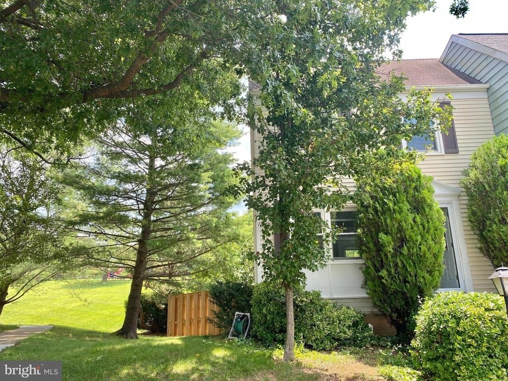 7351 Crestleigh Circle - Photo 25