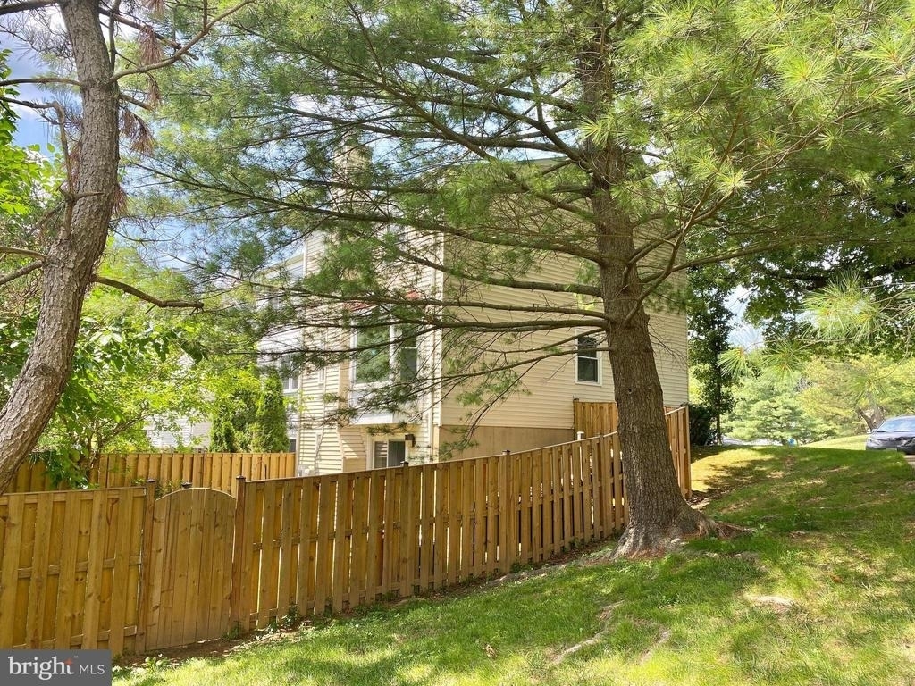7351 Crestleigh Circle - Photo 23