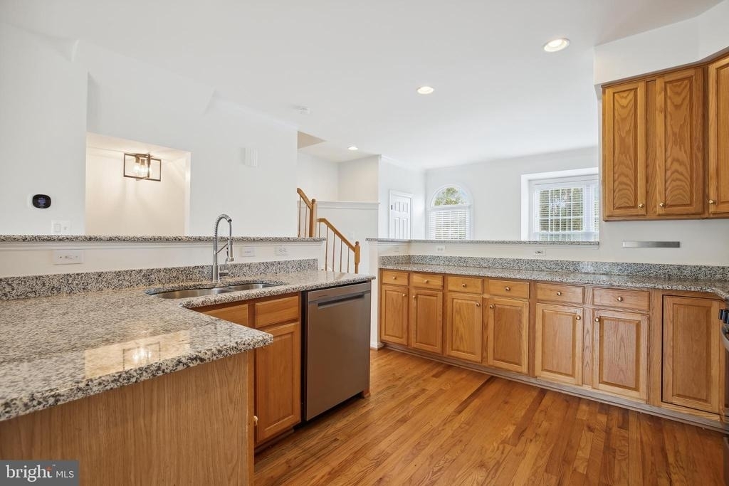 5502 Sacramento Mews Place - Photo 3