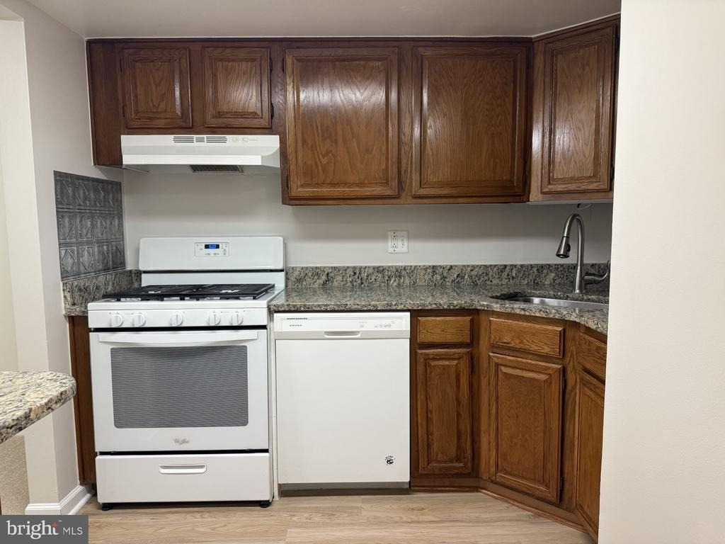 1520 Northgate Square - Photo 7