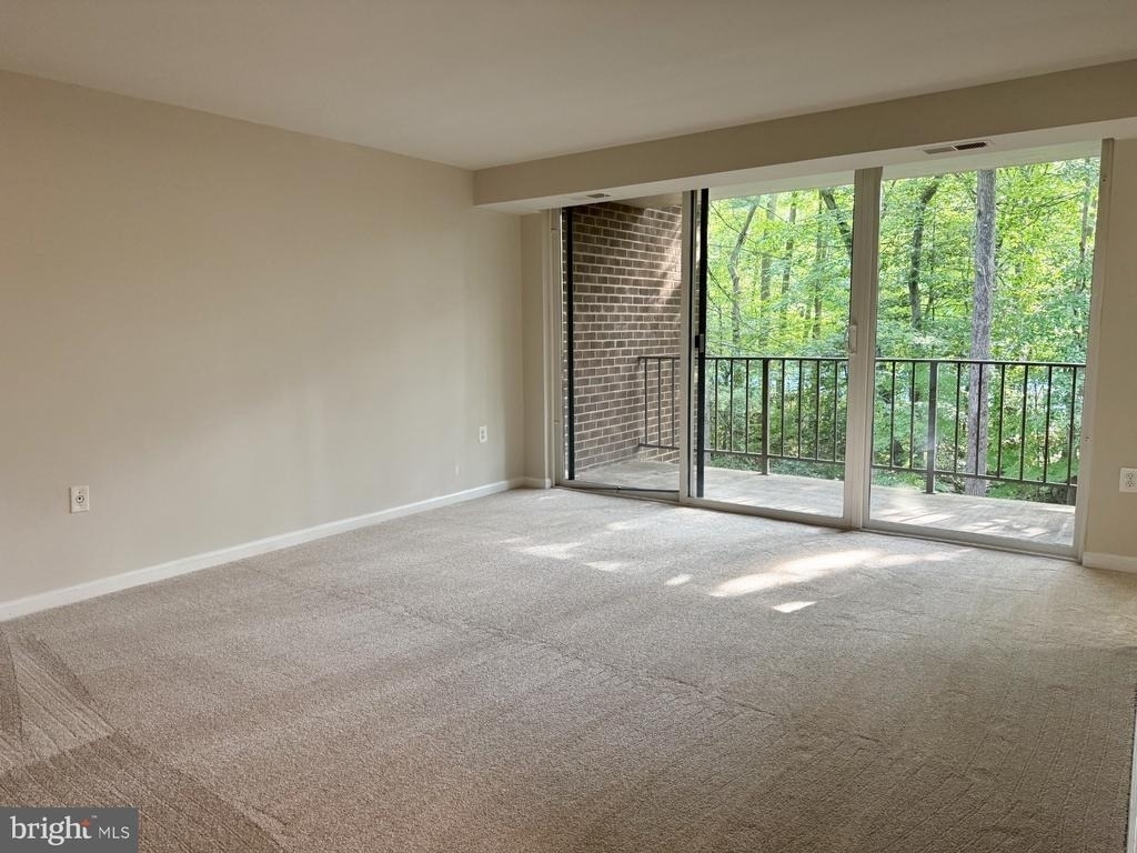 1520 Northgate Square - Photo 4