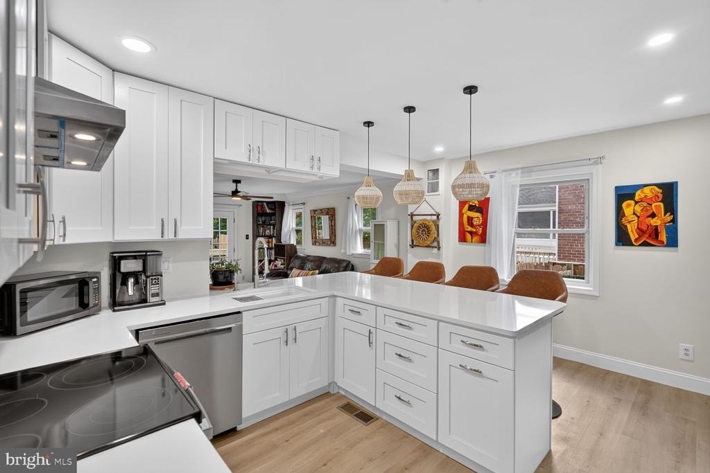 327 Ashby Street - Photo 5
