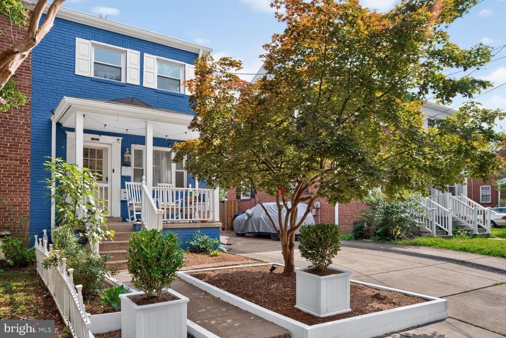 327 Ashby Street - Photo 0