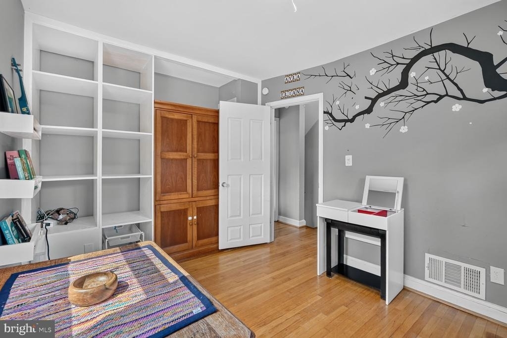 327 Ashby Street - Photo 8