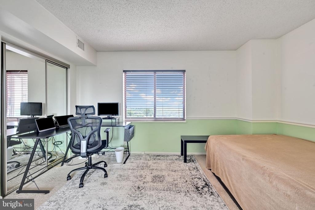 1600 N Oak Street - Photo 14